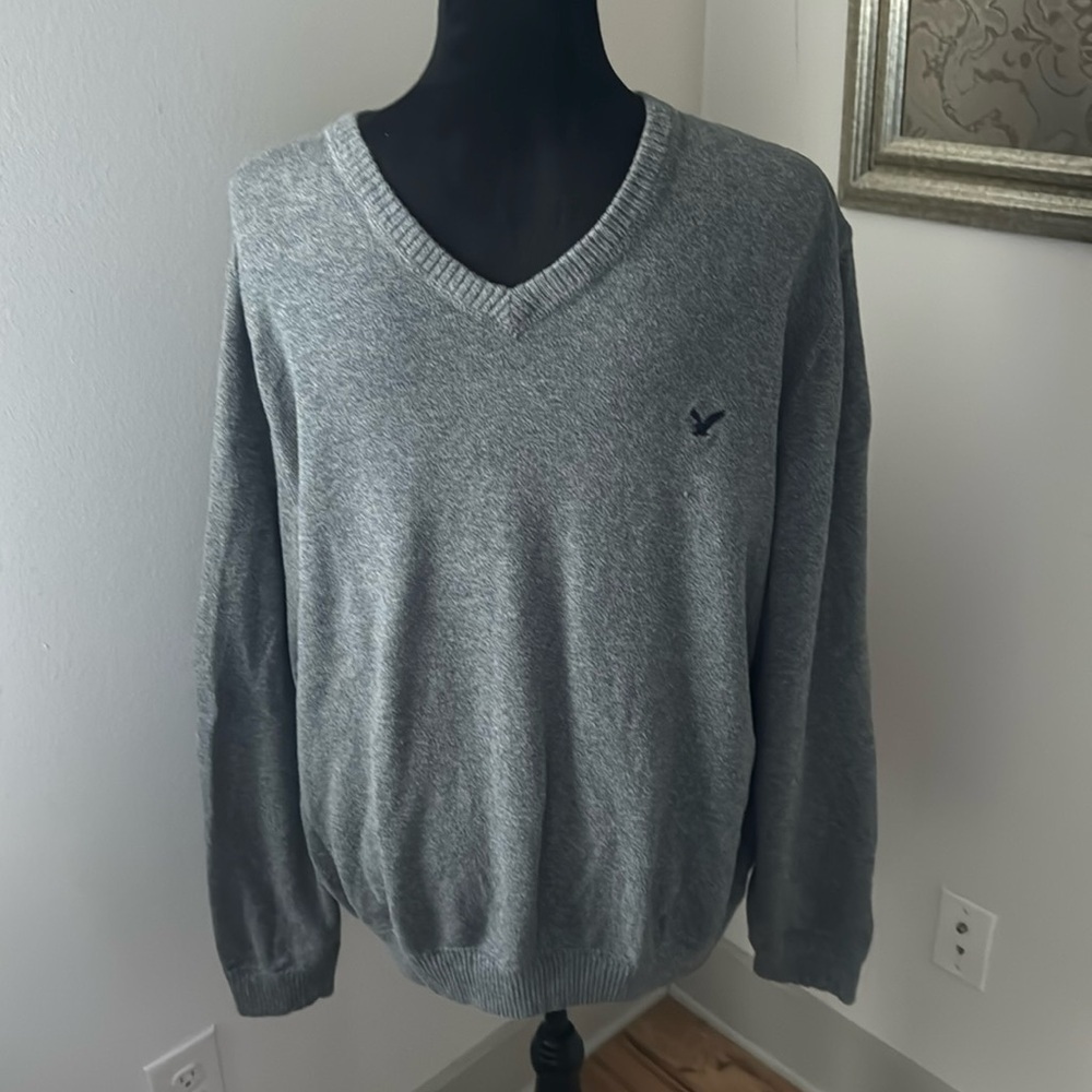 American Eagle Outfitters Sz XL gray V neck 100% cotton men’s sweater